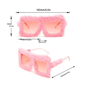 Dimensions des lunettes de soleil en peluche rose avec largeur totale de 165mm