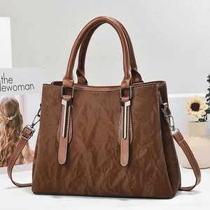 Borsa a tracolla vintage marrone scuro con texture in PU pieghettata e decoro a T