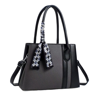Sac cabas bicolore pour femme en toile et cuir avec foulard décoratif et bandoulière
