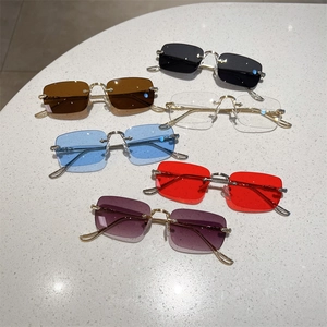 Lunettes de soleil rectangulaires sans monture en six couleurs avec branches en métal doré mixtes