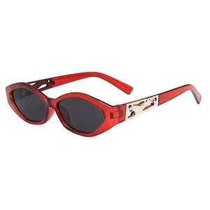 Fashionable red leopard detail sunglasses with translucent cat-eye resin frame