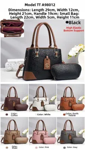 Detaillierte Größenangaben für gewebte Tragetasche und Clutch-Set mit Gold-K-Anhänger