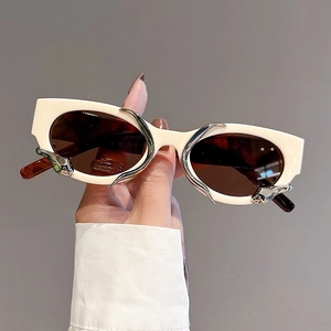 Cat Eye Sunglasses Retro Y2K Metal Serpent Decoration UV400 PC Frame Future Punk Fashion Eyewear For Women Men