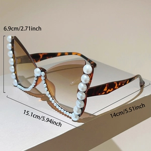 Detailed size specifications of pearl cat eye sunglasses with height and width dimensions