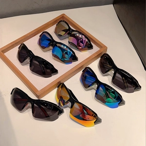 Outdoor sports sunglasses for cycling and driving with polarized colorful mirror lenses