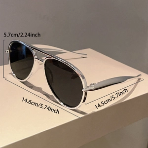 Detailed size specifications for pilot sunglasses showing frame width and temple length