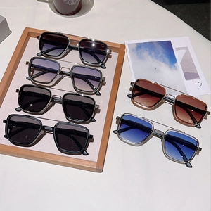 Lunettes de soleil vintage à monture carrée en métal avec double pont en divers coloris