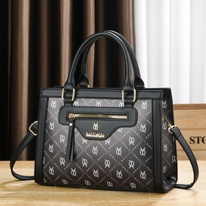 Sac cabas tendance gris foncé et noir avec ferrures dorées et motifs monogramme KAILI
