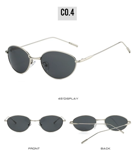 Vue sous trois angles de lunettes de soleil ovales en métal argenté et verres gris foncé