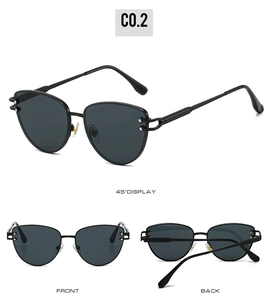 Trois vues de lunettes de soleil noires triangulaires avec rivets métalliques doubles