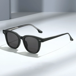 Vintage Square Sunglasses UV400 Protection PC Frame Retro Fashion Outdoor Travel Sun Glasses For Men Women