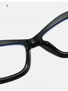 Detailaufnahme der integrierten Nasenpads am TR90 Blaulichtfilter Brillenrahmen