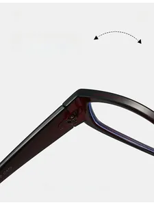 Dettaglio delle cerniere in metallo su occhiali anti luce blu bordeaux vintage