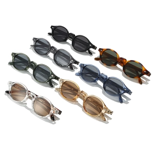 Occhiali da sole rotondi TR90 alla moda in vari colori con classici rivetti in metallo