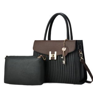 Ensemble chic de sac cabas 2 pièces avec boucle dorée en H et petite pochette zippée