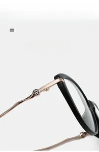 Detail of cat-eye frame with rose gold metal temples featuring super elastic material