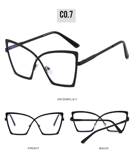 Aperçu sous trois angles de lunettes de soleil noires surdimensionnées vues de face et dos