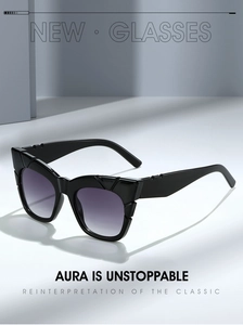 Detail of square frame sunglasses with 3D geometric temples and gradient purple lenses