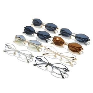 Chic polygonal geometric sunglasses with metal frames in various lens and frame colors