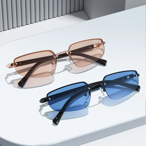 Moderne rechteckige randlose Sonnenbrille mit Metallsteg und schickem geometrischem Stil