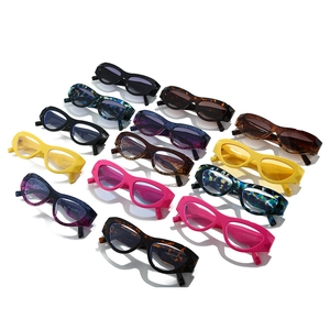 Lunettes de soleil œil de chat rétro à monture épaisse en diverses couleurs de style punk