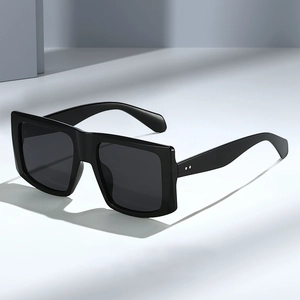 Vintage Square Sunglasses Large PC Frame UV400 Protection Retro Fashion Outdoor Travel Eyewear For Men Women