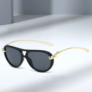 Retro Aviator Sunglasses Women Men Fashion PC Frame Metal Temples High UV Protection Large Square Luxury Eyewear Trendy