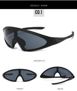 Détails des lunettes de sport noir mat montrant les vues avant et arrière enveloppantes