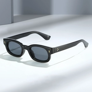 Retro Square Sunglasses Vintage Small Frame PC Eyewear With Metal Rivets UV400 Protection Fashion For Men And Women
