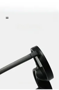 Détail de la charnière de lunettes noir mat en matériau ultra-léger et élastique