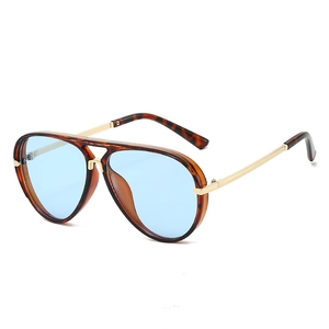 Retro pilot sunglasses with tortoiseshell frame and light blue lenses for men and women