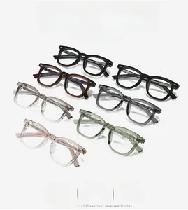 Lunettes rétro carrées en TR90 en plusieurs coloris montrant les détails des branches
