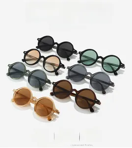 Détails des lunettes de soleil ovales rétro en diverses couleurs avec monture TR90