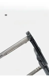 Détail des lunettes TR90 montrant la monture élastique légère et le noyau métallique
