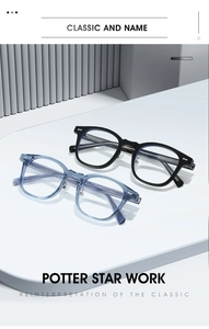 Détail de montures de lunettes TR90 noires et bleues avec broches et marquages CE