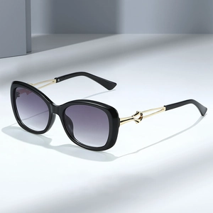 Fashion Butterfly Sunglasses Women UV400 Protection Large PC Frame Hollow Metal Temples Trendy Eyewear