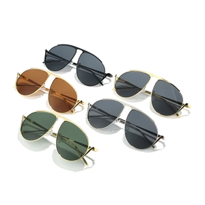 Lunettes de soleil aviateur en métal en cinq couleurs avec protection UV élégante