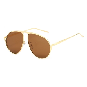 Lunettes de soleil aviateur classiques avec monture dorée et verres dégradés marron