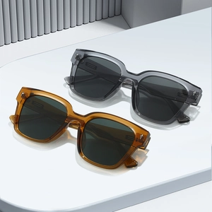 Square TR90 sunglasses for men and women with metal star rivets and UV400 lenses
