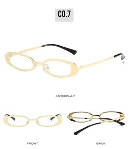 Vues détaillées de petites lunettes de soleil ovales dorées avec branches noires