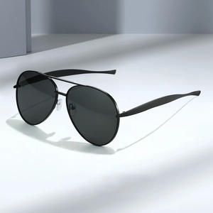 Vintage Aviator Sunglasses Metal Frame UV400 Protection Fashion Retro Eyewear For Men And Women