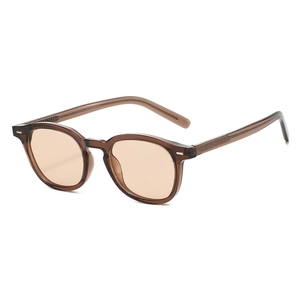 Classic amber TR90 frame sunglasses with yellow lenses for a retro outdoor beach look