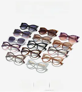 Vue détaillée de lunettes œil de chat avec branches métalliques et coloris variés