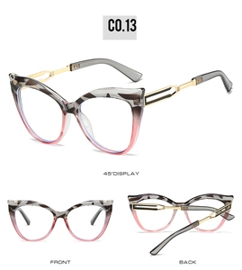 Vue sous trois angles de lunettes de soleil œil-de-chat avec monture grise et branches d'or
