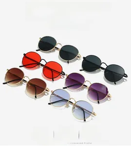 Détails de lunettes de soleil rondes rétro en métal avec plusieurs couleurs de verres