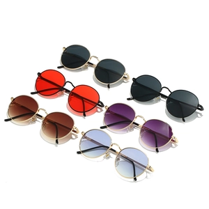 Lunettes de soleil rondes rétro en métal disponibles en plusieurs couleurs et styles