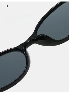 Close-up of comfortable integrated nose pads on oval frame vintage sunglasses