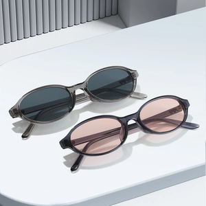 Vintage Oval Frame Sunglasses With Heart Detail UV400 Protection Polycarbonate Retro Fashion Eyewear For Women Men