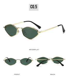 Drei-Winkel-Ansicht der polygonalen Metall-Sonnenbrille mit Goldrahmen und dunklen Gläsern