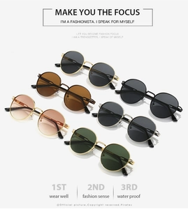 Détails de six lunettes de soleil ovales vintage en plusieurs couleurs avec monture en métal